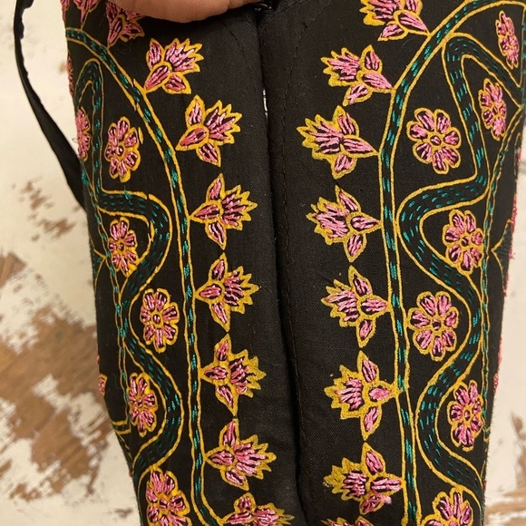 🔴Vintage Embroidered Handbag - Picture 11 of 13